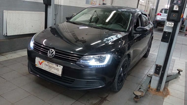 Volkswagen Jetta 2013 года, 269 072 км - вид 1