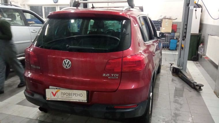 Volkswagen Tiguan, 2012 - вид 2