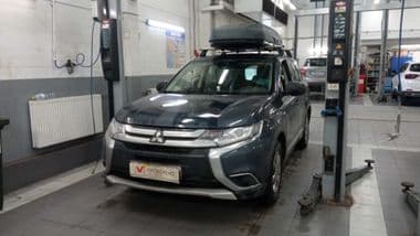 Mitsubishi Outlander 2018 года, 166 000 км - вид 1
