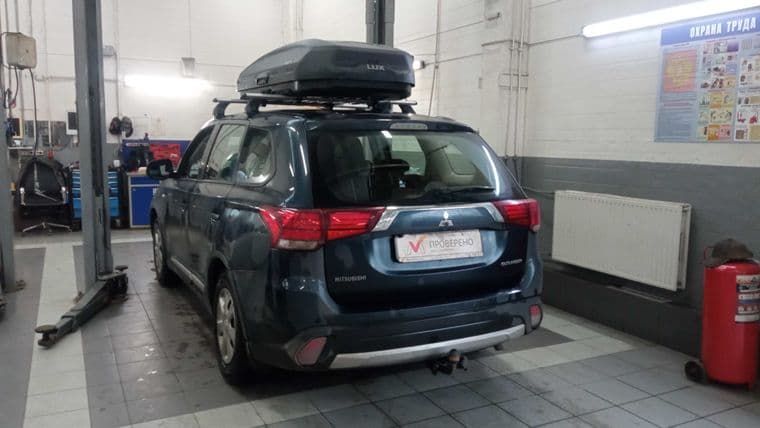 Mitsubishi Outlander, 2018 - вид 3