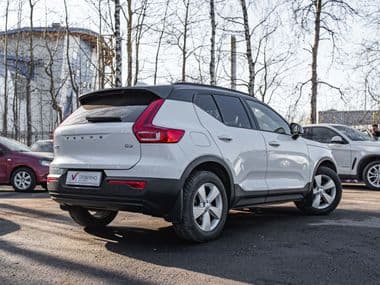 Volvo XC40 2019 года, 121 897 км - вид 2