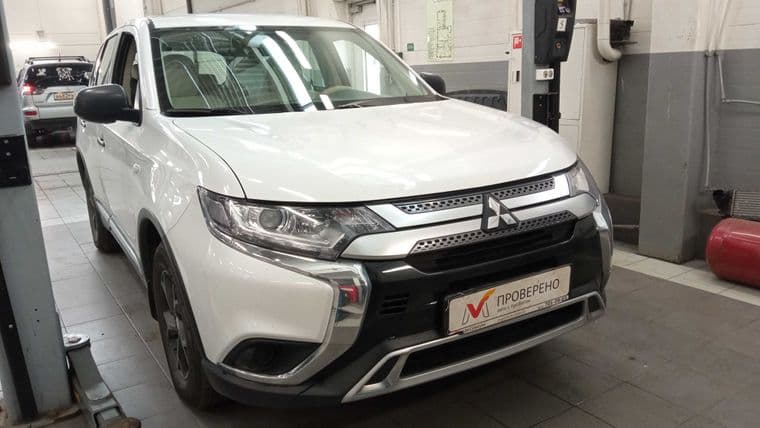 Mitsubishi Outlander, 2021 - вид 1