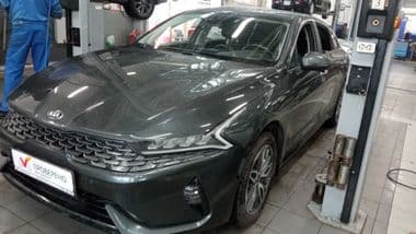 Kia K5 2020 года, 64 973 км - вид 1