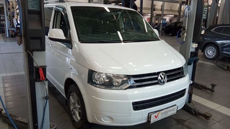 Volkswagen Caravelle 2015 года, 176 151 км - вид 2