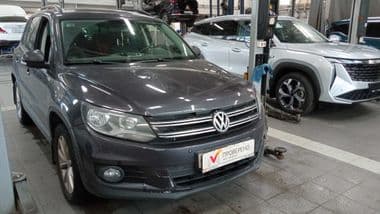 Volkswagen Tiguan 2016 года, 159 932 км - вид 2