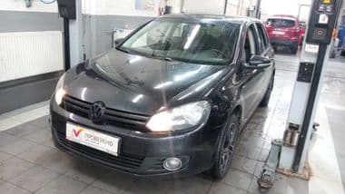 Volkswagen Golf 2012 года, 164 000 км - вид 1