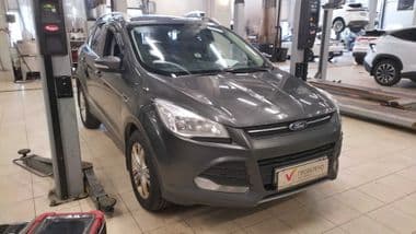 Ford Kuga 2015 года, 212 958 км - вид 2