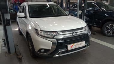 Mitsubishi Outlander 2018 года, 118 223 км - вид 2