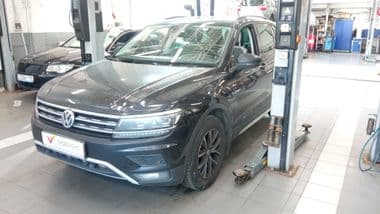 Volkswagen Tiguan 2019 года, 145 467 км - вид 1