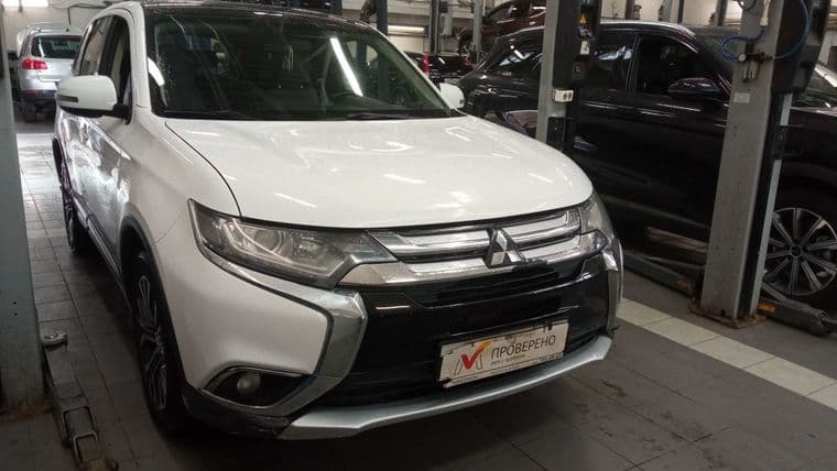 Mitsubishi Outlander 2016 года, 260 009 км - вид 2