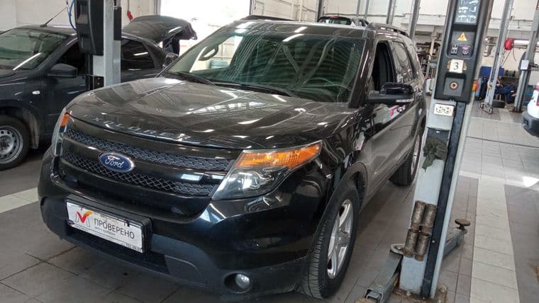 Ford Explorer 2014 года, 108 038 км - вид 1