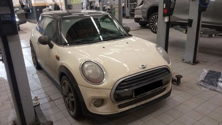 MINI Cooper 2016 года, 100 000 км - вид 2