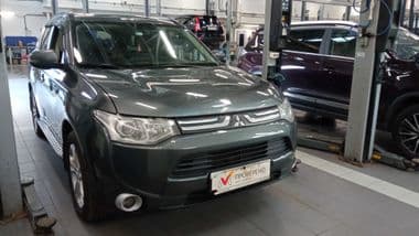 Mitsubishi Outlander 2013 года, 241 652 км - вид 2