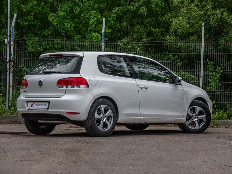Volkswagen Golf 2011 года, 138 000 км - вид 2