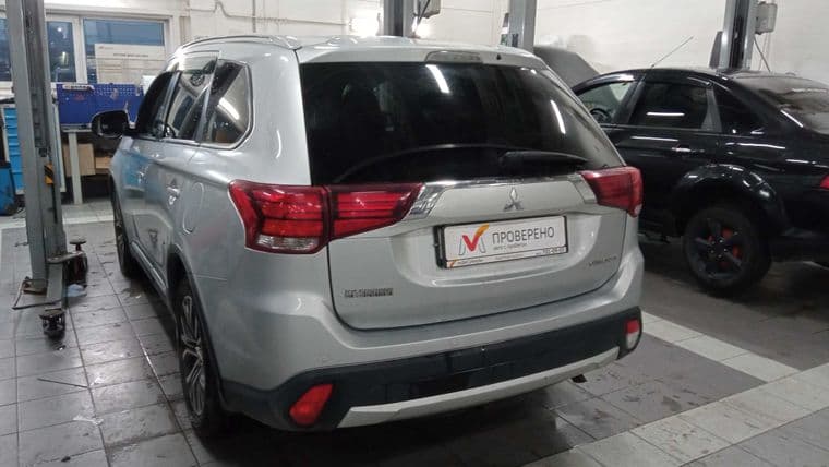 Mitsubishi Outlander, 2015 - вид 4