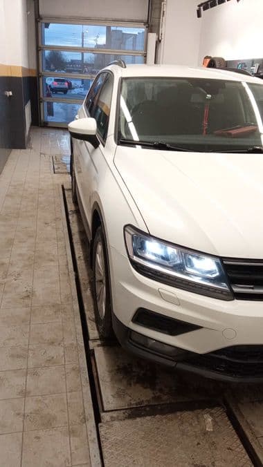 Volkswagen Tiguan 2020 года, 111 850 км - вид 2