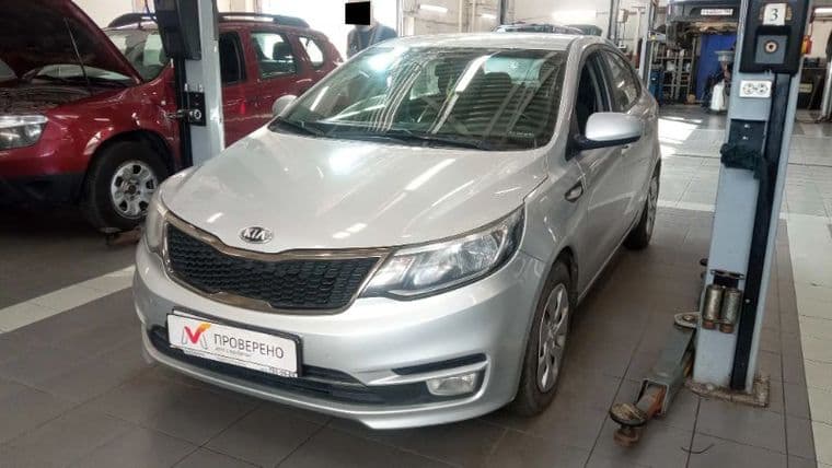 KIA Rio 2015 года, 96 333 км - вид 1
