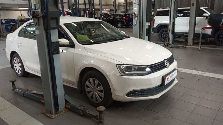 Volkswagen Jetta, 2014 - вид 1
