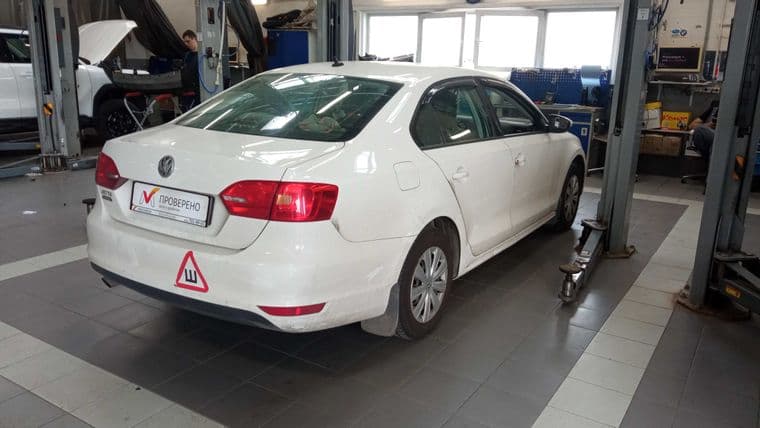 Volkswagen Jetta, 2014 - вид 2