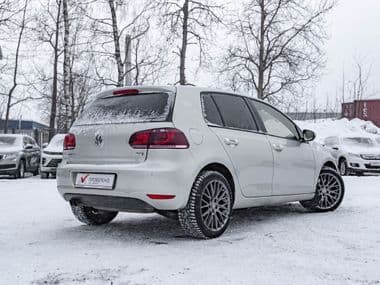 Volkswagen Golf 2011 года, 196 892 км - вид 2