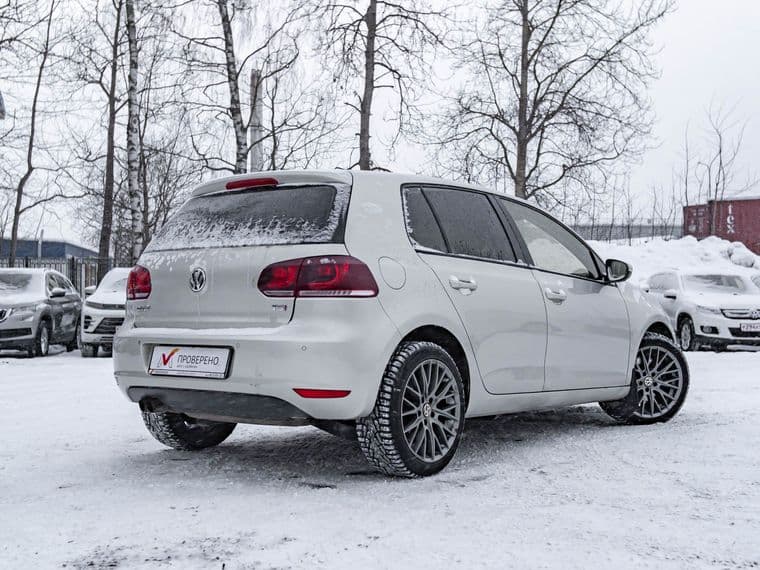 Volkswagen Golf 2011 года, 196 892 км - вид 2