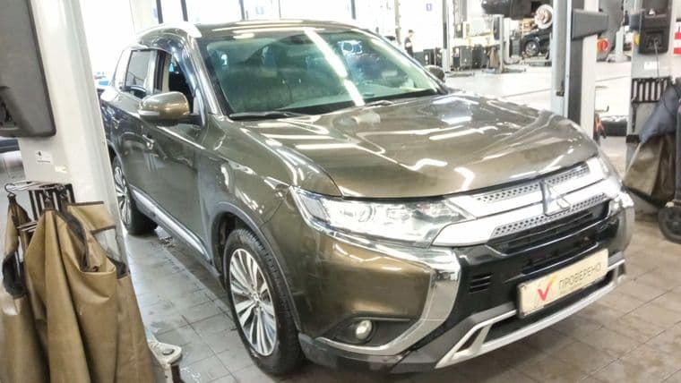 Mitsubishi Outlander, 2020 - вид 1