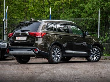 Mitsubishi Outlander 2020 года, 86 342 км - вид 2