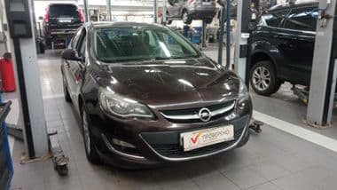 Opel Astra 2013 года, 153 000 км - вид 2