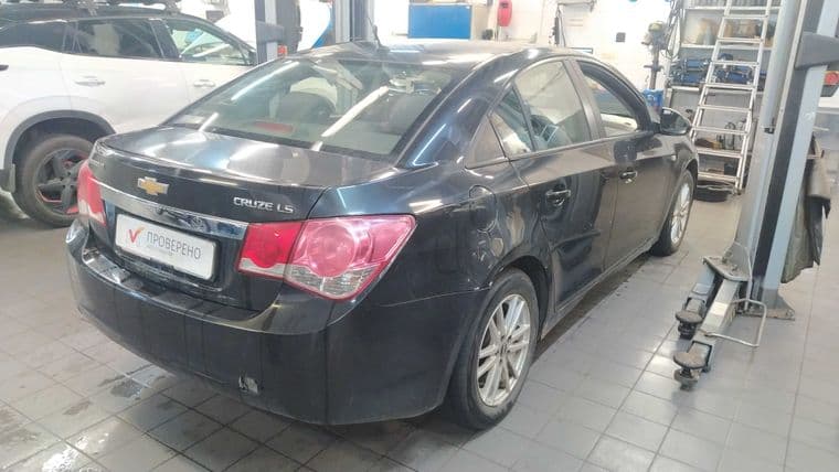 Chevrolet Cruze, 2010 - вид 2