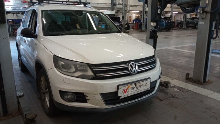Volkswagen Tiguan 2013 года, 277 671 км - вид 2