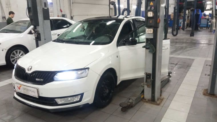 Skoda Rapid 2015 года, 373 319 км - вид 1
