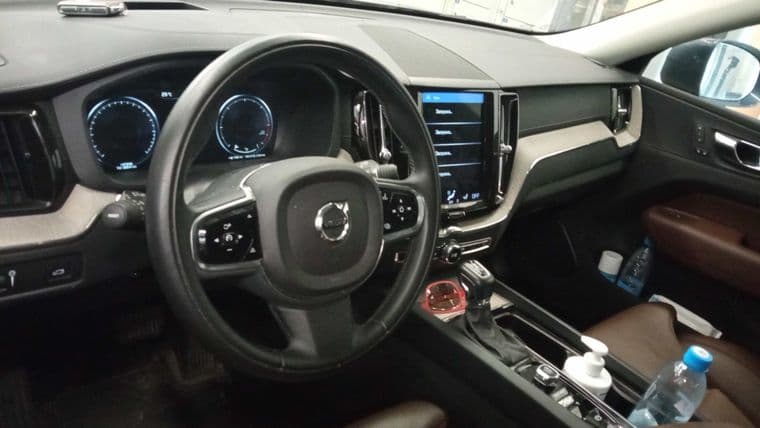 Volvo XC60, 2019 - вид 4