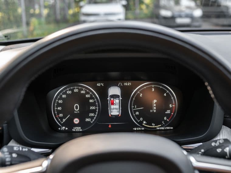 Volvo XC60, 2019 - вид 4