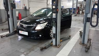 Toyota Avensis 2011 года, 254 403 км - вид 1
