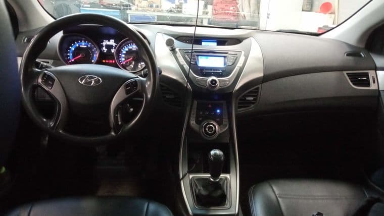 Hyundai Elantra, 2013 - вид 4