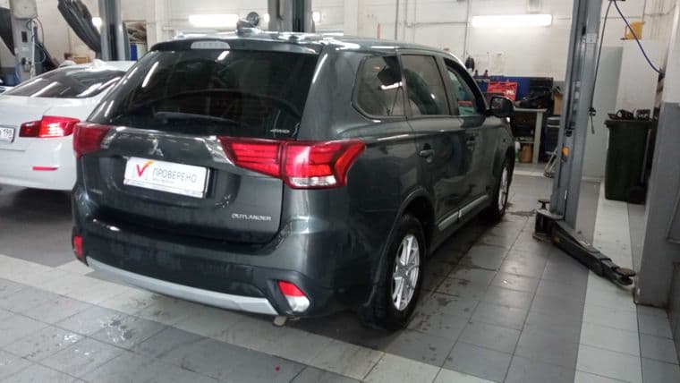 Mitsubishi Outlander, 2018 - вид 2