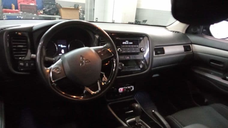 Mitsubishi Outlander, 2018 - вид 4