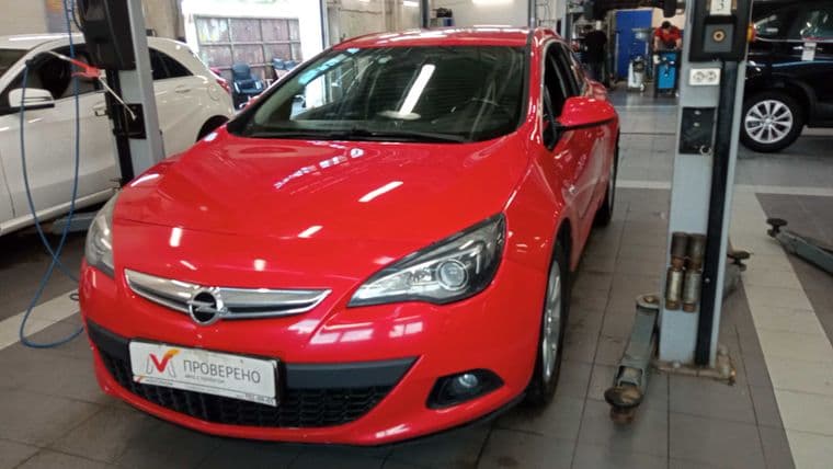 Opel Astra GTC, 2011