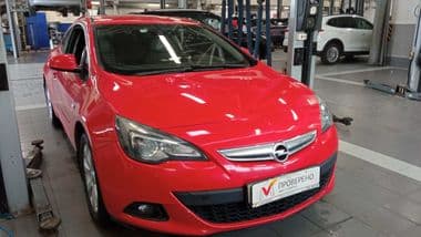 Opel Astra GTC 2011 года, 183 000 км - вид 2