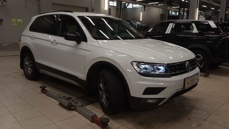 Volkswagen Tiguan 2019 года, 116 587 км - вид 1
