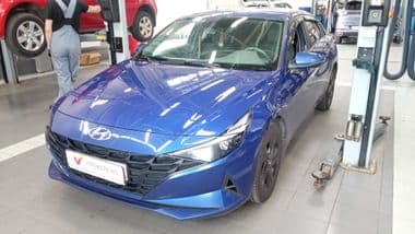 Hyundai Elantra 2021 года, 96 000 км - вид 1