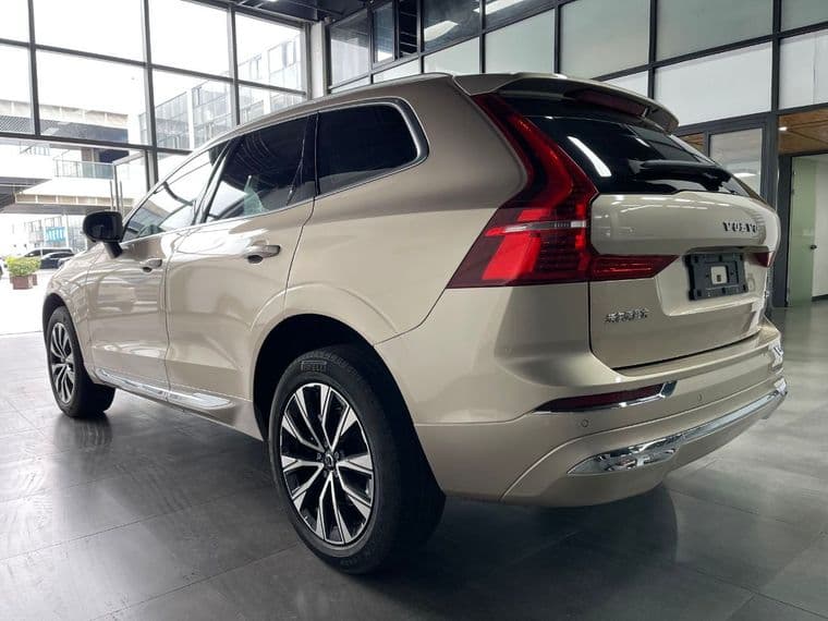 Volvo XC60, 2023 - вид 4