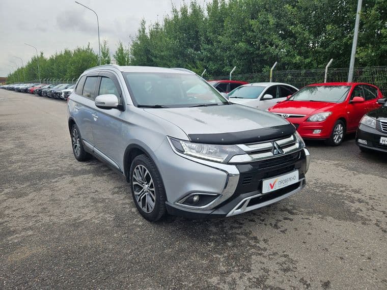 Mitsubishi Outlander, 2018 - вид 3