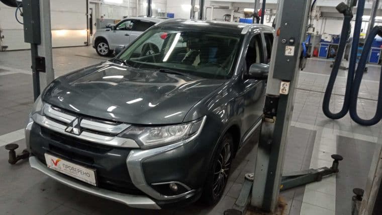 Mitsubishi Outlander, 2015
