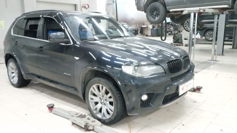 BMW X5 2010 года, 294 016 км - вид 2