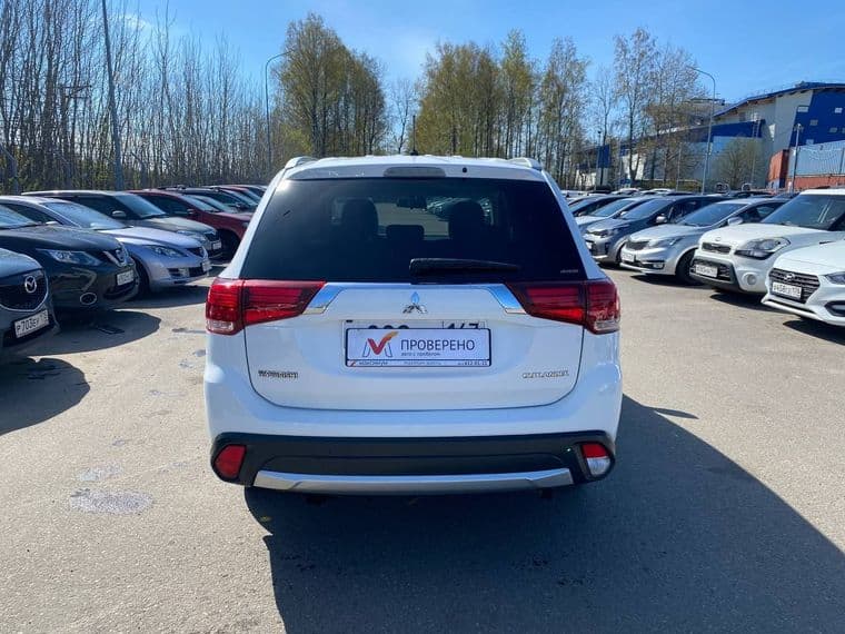 Mitsubishi Outlander, 2016 - вид 4