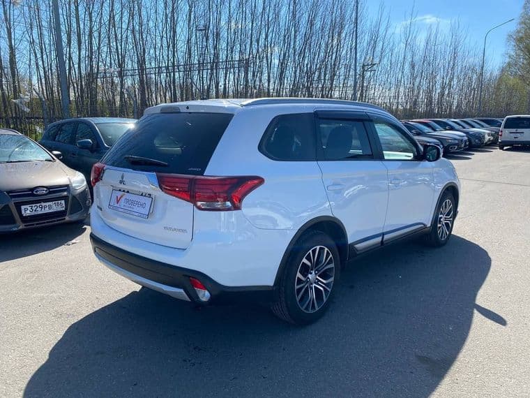 Mitsubishi Outlander, 2016 - вид 3