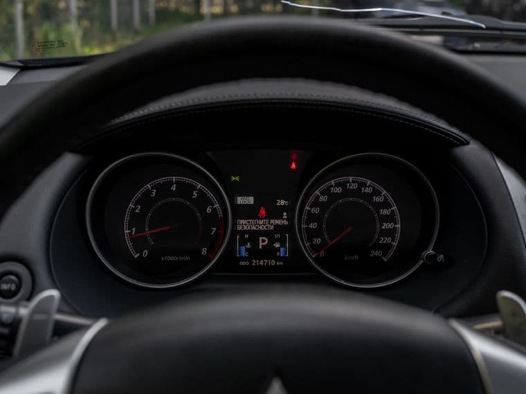 Mitsubishi Outlander, 2012 - вид 4