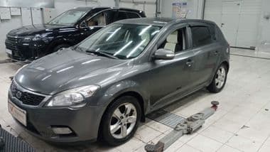 KIA Ceed 2010 года, 241 000 км - вид 1