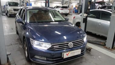 Volkswagen Passat 2019 года, 175 662 км - вид 2